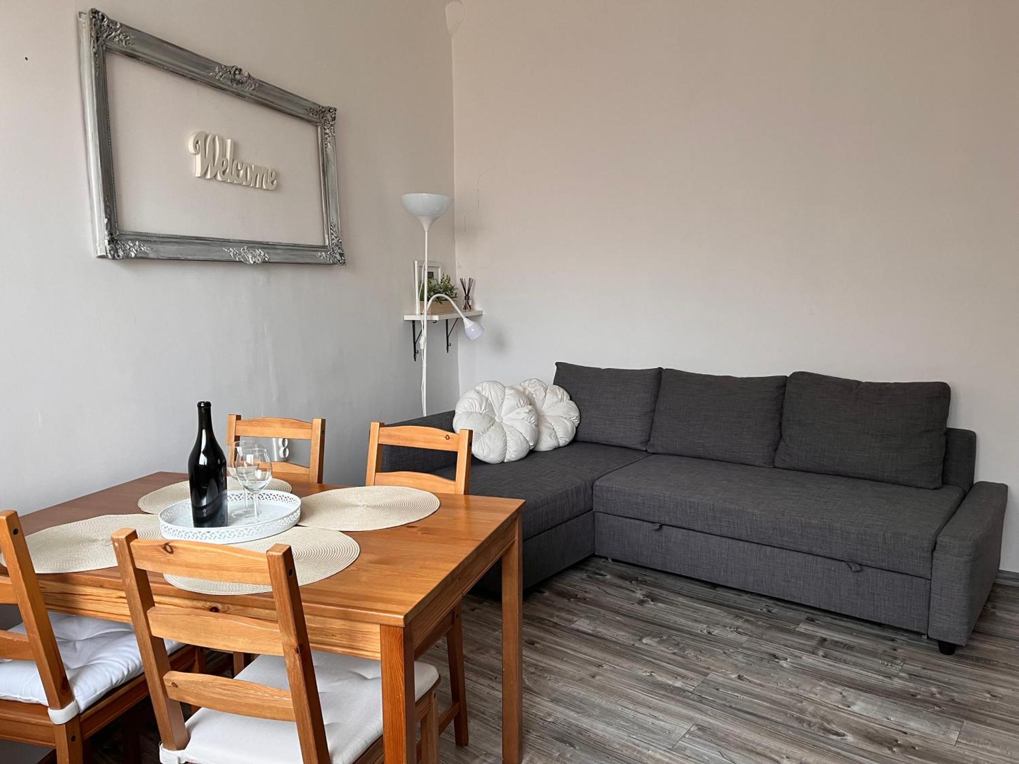 Pacsirta Apartmanhaz Eger Exterior photo